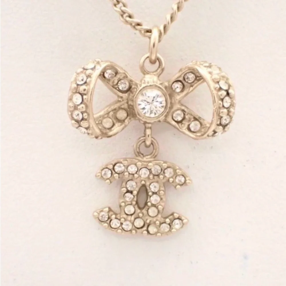 Auth🔥CHANEL  Crystal Bow Necklace🌸W /Free COA / Chanel Box -EUC-